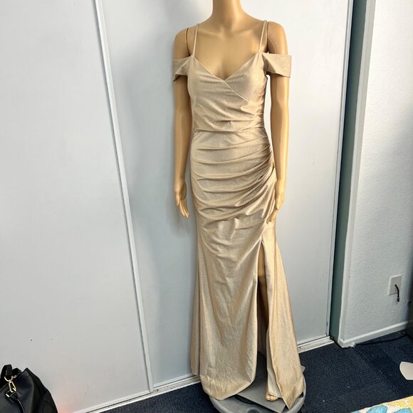 Jo + El Off Shoulder Gown Long Elegant Golden Party Evening Dress Womens Size M - Picture 2 of 16